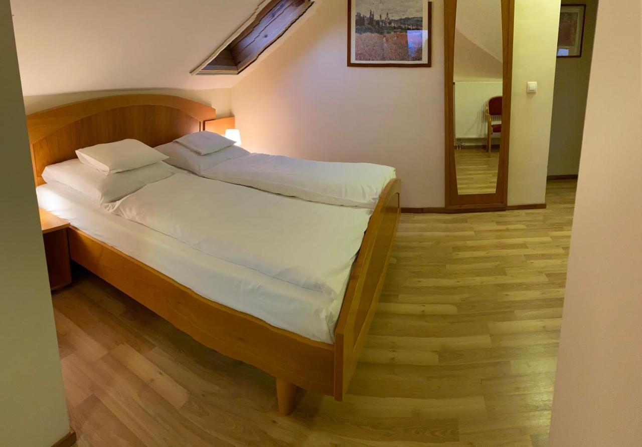 Aurora Panzio Bed & Breakfast บุค ภายนอก รูปภาพ